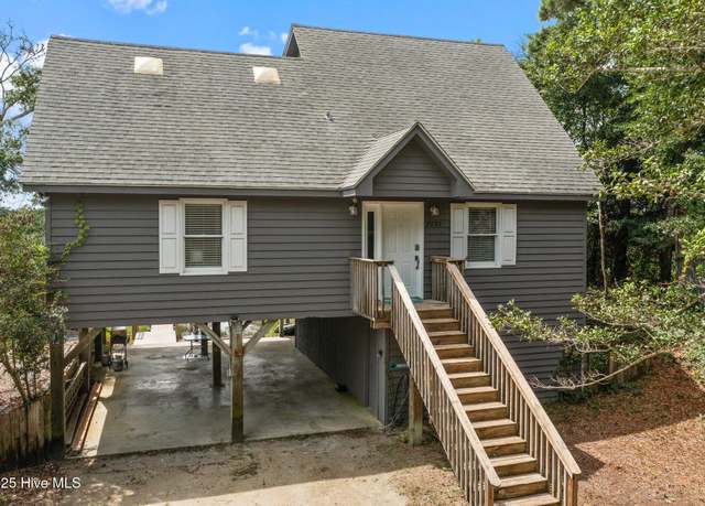 Property at 7227 Archers Creek Dr, Emerald Isle, NC 28594, 3 beds, 3 baths