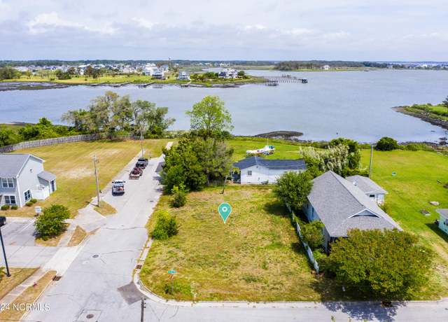 Property at 1214 Avery St, Morehead City, NC 28557