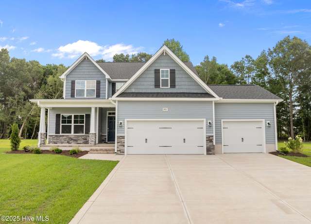 Property at 2931 Tucker Hill Dr, Grimesland, NC 27837, 4 beds, 2.5 baths