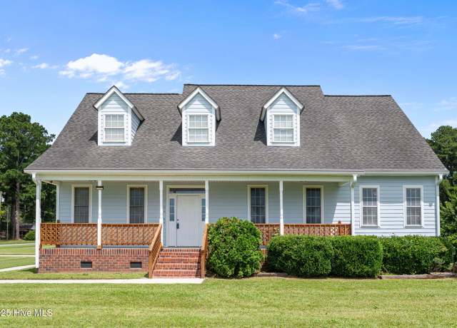 Property at 6455 Mashie Dr, Grifton, NC 28530, 5 beds, 3 baths