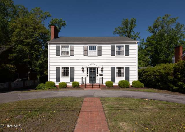 Property at 608 S Oak St, Greenville, NC 27858, 5 beds, 4 baths