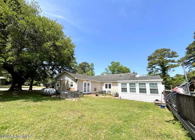 Property at 1281 Old Chinquapin Rd, Beulaville, NC 28518, 3 beds, 2.5 baths