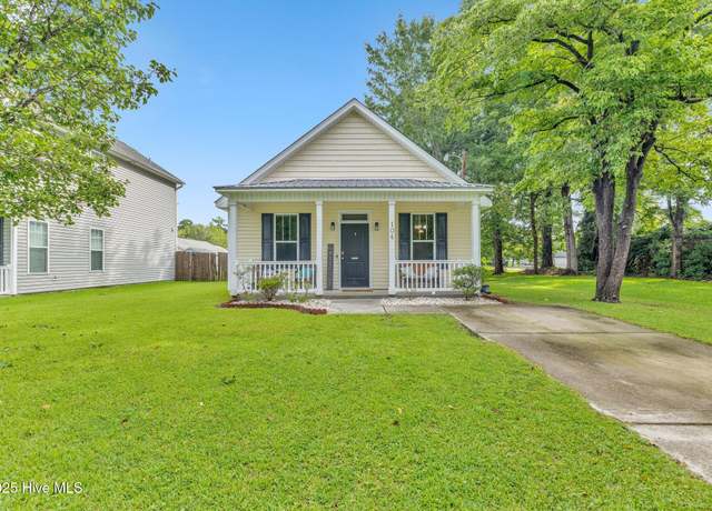 Property at 104 Thompson St, Jacksonville, NC 28540, 3 beds, 2 baths