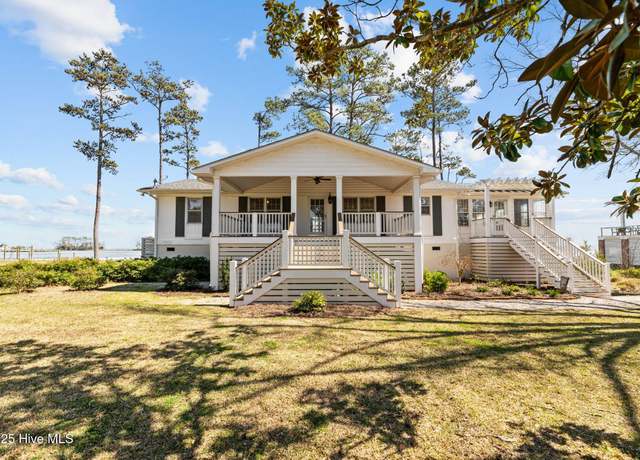 Property at 1112 Neuse Dr, Oriental, NC 28571, 3 beds, 2 baths