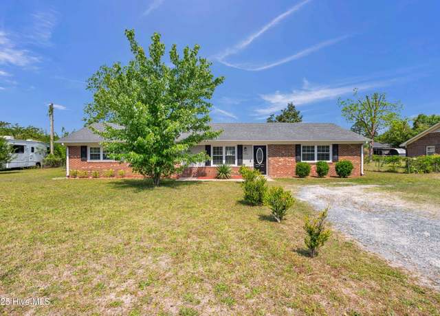 Property at 5326 Fielding Dr, Wilmington, NC 28405, 4 beds, 1.5 baths