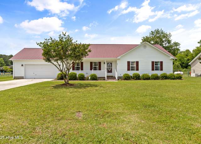 Property at 101 Esquire Dr, Richlands, NC 28574, 3 beds, 2 baths