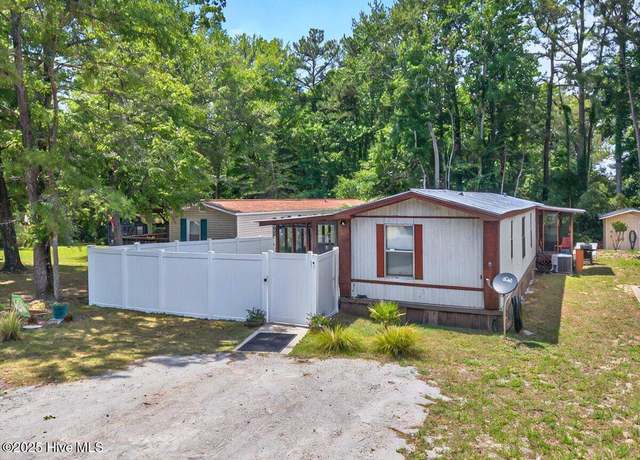 Property at 9274 Bonaparte Dr SW, Calabash, NC 28467, 2 beds, 2 baths