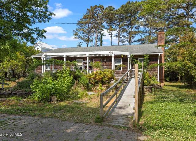 Property at 1034 Crow Hill Rd, Beaufort, NC 28516, 3 beds, 2 baths