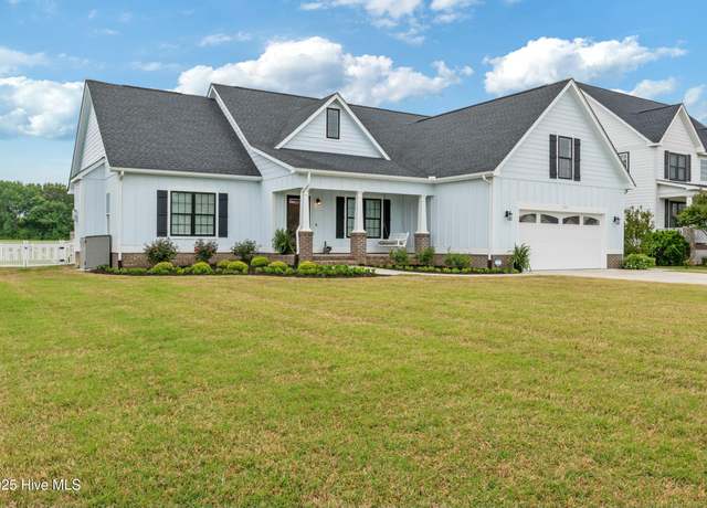 Property at 144 Pelican Pointe Dr, Elizabeth City, NC 27909, 4 beds, 3.5 baths