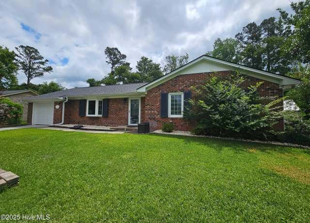 Property at 906 Kenningston St, Wilmington, NC 28405, 3 beds, 2 baths