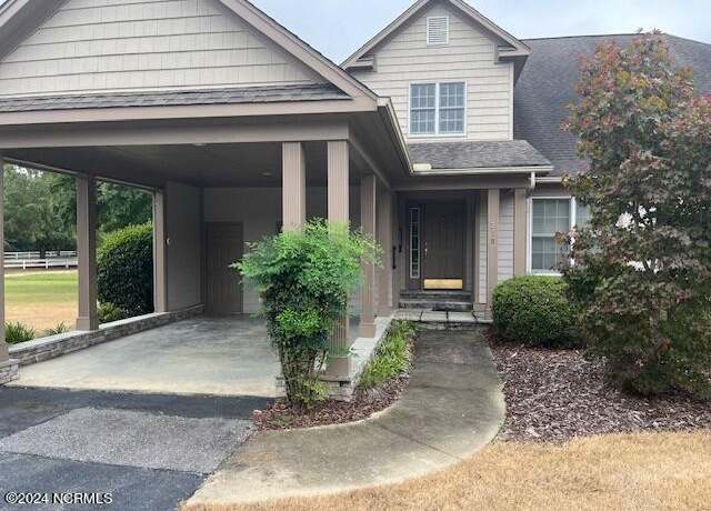 Property at 218 Starland Ln, Southern Pines, NC 28387, 4 beds, 2 baths