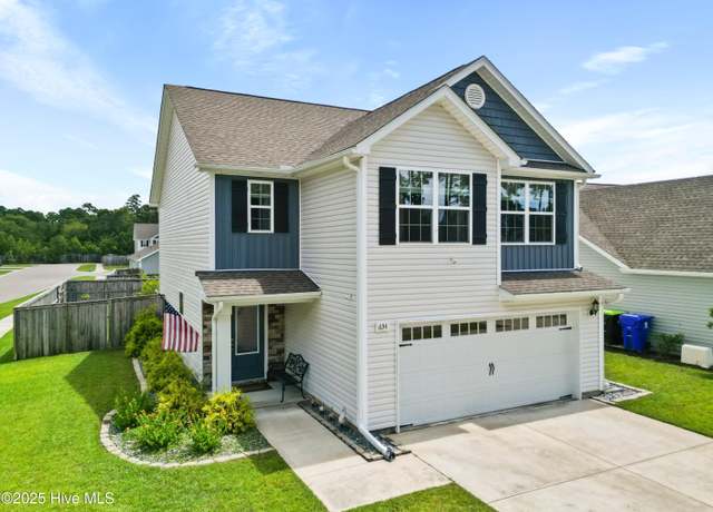 Property at 634 Aurora Pl, Hampstead, NC 28443, 3 beds, 2.5 baths