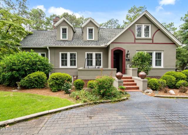 Property at 132 Longleaf Rd, Southern Pines, NC 28387, 4 beds, 2 baths