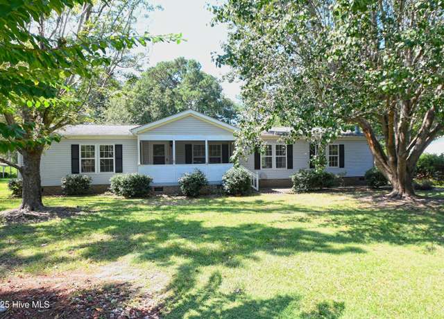 Property at 759 Carolina St SW, Calabash, NC 28467, 3 beds, 2.5 baths