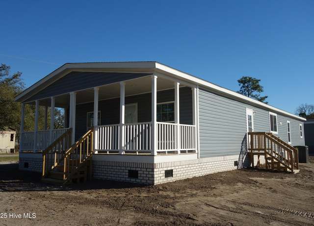 Property at 3124 Cross St, Shallotte, NC 28470, 3 beds, 2 baths