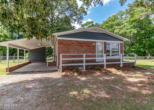 Property at 204 Fox Dr, Dudley, NC 28333, 3 beds, 1 bath