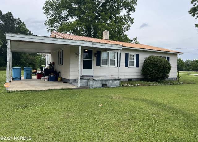 Property at 2932 Catherine Lake Rd, Richlands, NC 28574, 3 beds, 1.5 baths