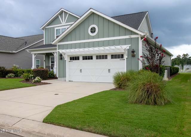 Property at 2373 Lakeside Cir, Wilmington, NC 28401, 4 beds, 3.5 baths