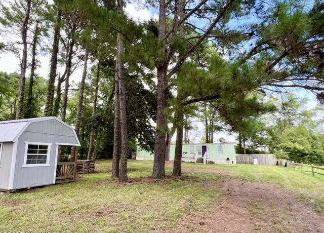 Property at 113 Old Farm Rd, Hampstead, NC 28443, 2 beds, 1 bath