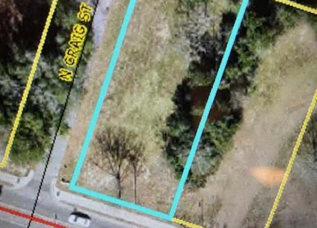Property at 504 W Broad St, Elizabethtown, NC 28337