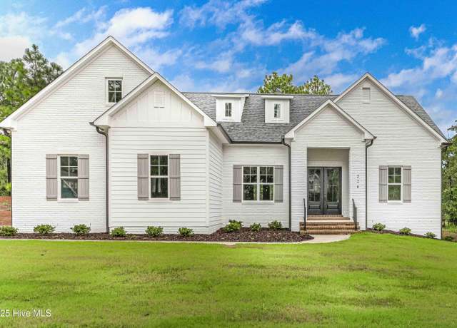 Property at 226 Longleaf Dr, West End, NC 27376, 4 beds, 3 baths