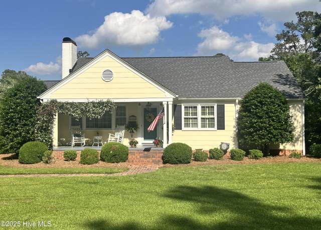 Property at 310 N Franklin St, Whiteville, NC 28472, 2 beds, 2 baths