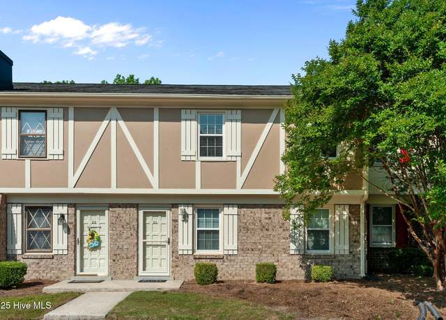 Property at 23 Scott St, Greenville, NC 27858, 3 beds, 2.5 baths