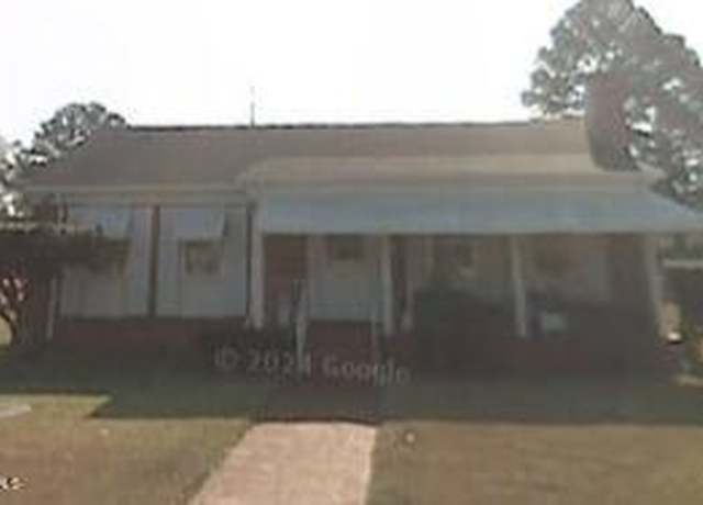 Property at 1711 Washington St, New Bern, NC 28560, 3 beds, 1 bath