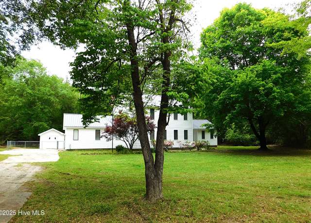 Property at 11400 Barnes Bridge Rd, Laurinburg, NC 28352, 3 beds, 2.5 baths