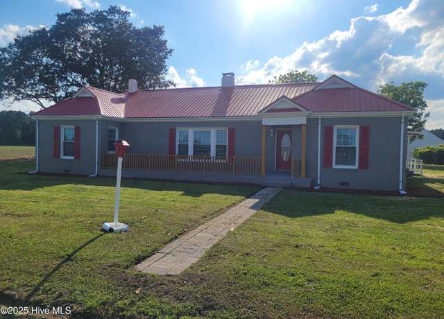 Property at 4384 Race Track Rd, Grifton, NC 28530, 3 beds, 2 baths