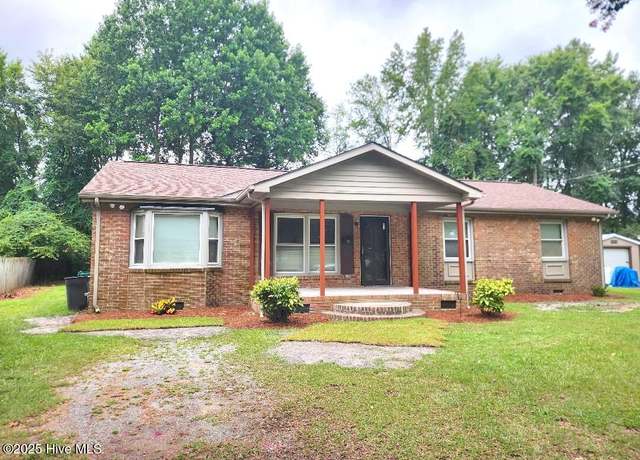 Property at 117 Woodside Rd, Greenville, NC 27834, 4 beds, 2.5 baths