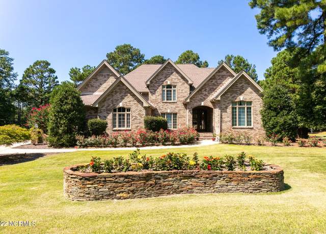 Property at 105 Bancroft Ct, West End, NC 27376, 4 beds, 4.5 baths