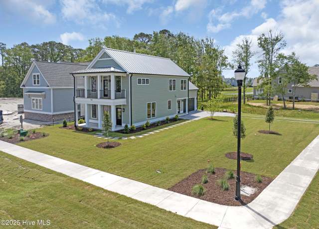 Property at 502 Sheldrake Ct, Beaufort, NC 28516, 5 beds, 3.5 baths