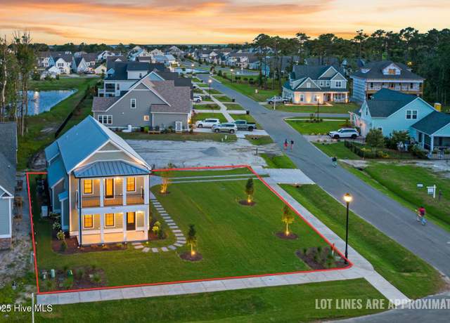 Property at 502 Sheldrake Ct, Beaufort, NC 28516, 5 beds, 3.5 baths