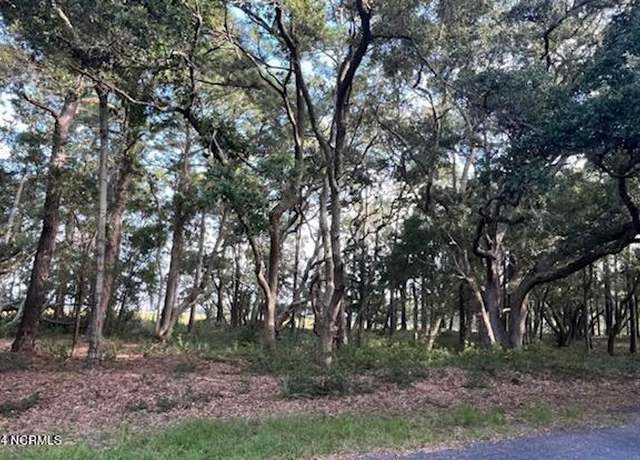 Property at 5 Windy Point Rd SW, Supply, NC 28462
