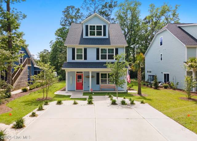 Property at 1163 N Caswell Ave, Southport, NC 28461, 4 beds, 3.5 baths