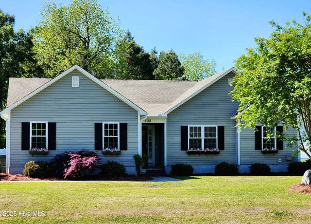 Property at 500 Park Meadows Dr, Newport, NC 28570, 4 beds, 2 baths