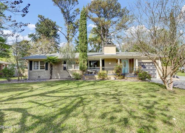 Property at 2409 Westminister Way, Wilmington, NC 28405, 3 beds, 2 baths