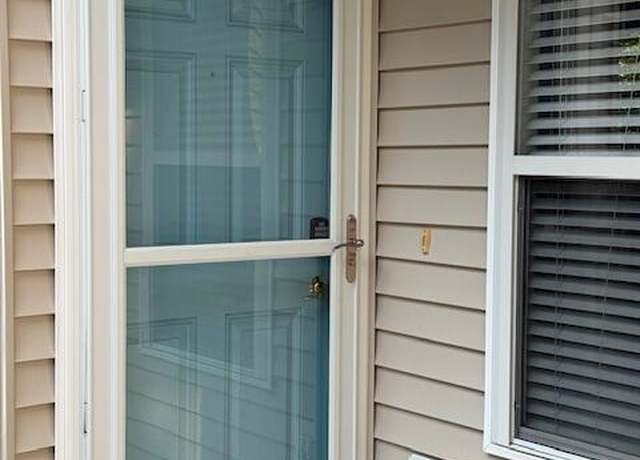 Property at 420 Commerce Ave Unit B, Morehead City, NC 28557, 2 beds, 2 baths