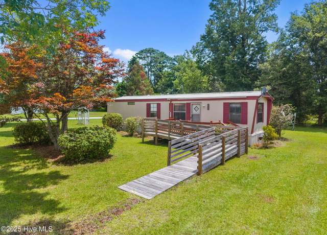 Property at 101 S Highland Ct, Holly Ridge, NC 28445, 2 beds, 1 bath