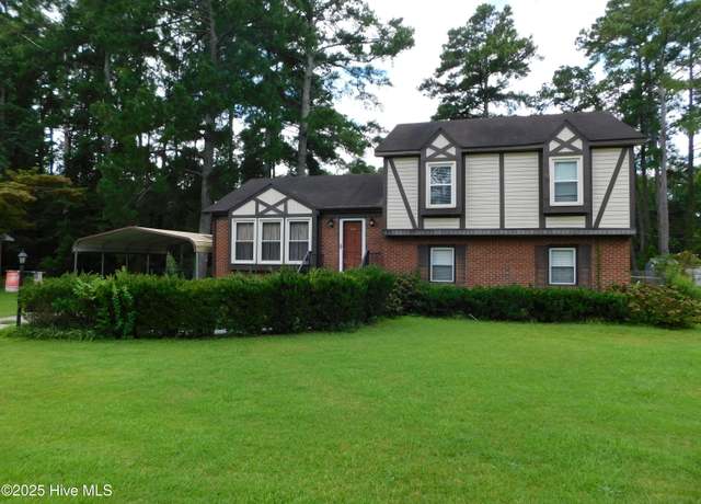 Property at 1010 W Scotsdale Rd, Laurinburg, NC 28352, 4 beds, 3 baths