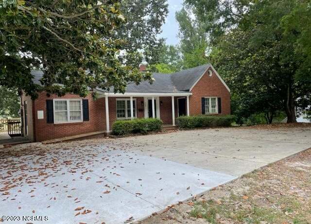 Property at 928 N Main St, Louisburg, NC 27549, 3 beds, 1 bath
