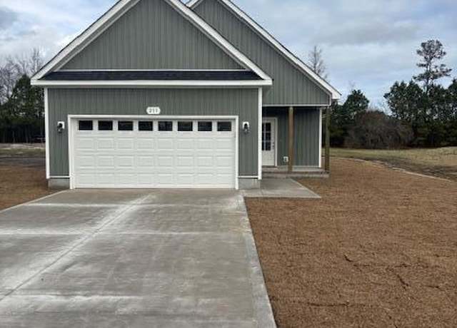 Property at 211 Deer Haven Dr, Richlands, NC 28574, 3 beds, 2 baths