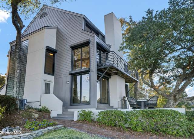 Property at 325 Bradley Dr, Wilmington, NC 28409, 3 beds, 3.5 baths