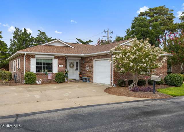 Property at 112 Bay Club Cir, Morehead City, NC 28557, 3 beds, 2 baths