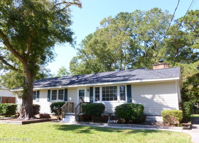 Property at 5 Bosco Dr, Jacksonville, NC 28540, 3 beds, 2 baths