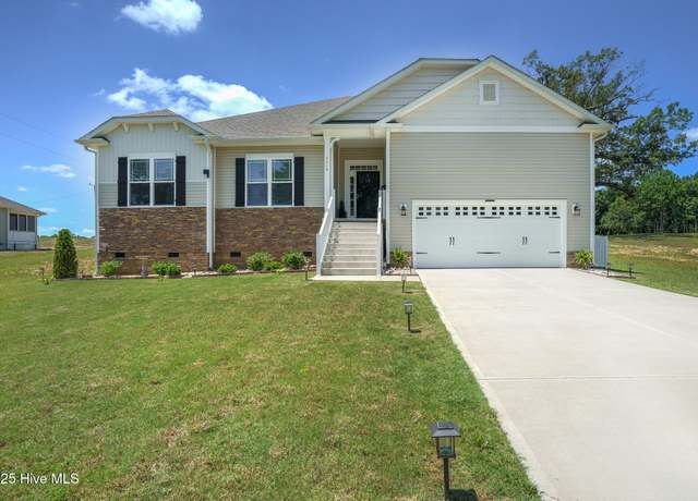 Property at 2216 Green Pasture Rd, Rocky Mount, NC 27801, 4 beds, 2.5 baths