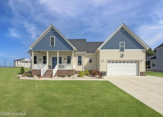 Property at 160 Pelican Pointe Dr, Elizabeth City, NC 27909, 4 beds, 2.5 baths
