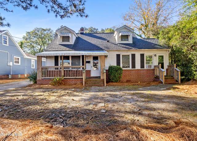 Property at 806 S 16th St, Wilmington, NC 28401, 2 beds, 1.5 baths