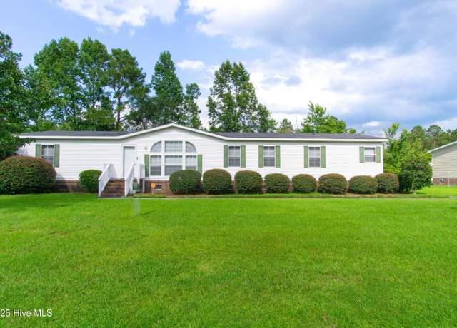 Property at 104 Split Oak Way, New Bern, NC 28562, 4 beds, 2 baths